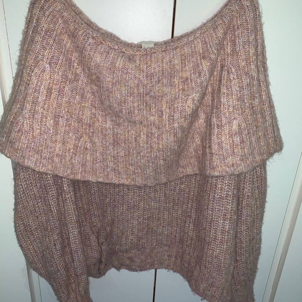Off the shoulder HM pink knit sweater
